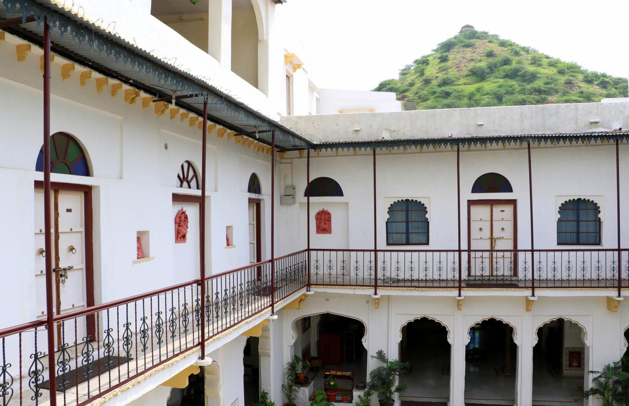 Dev Niwas - Heritage Hotel Būndi Exteriör bild